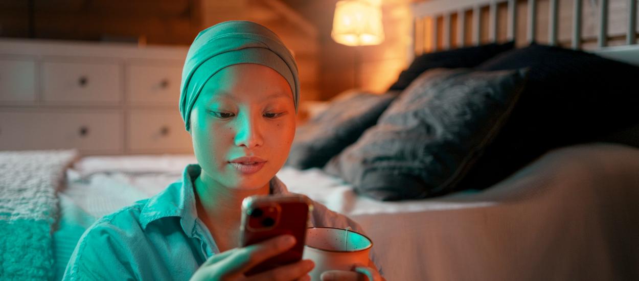 Cum schimbă o simplă aplicație pe telefon viața bolnavilor de cancer avansat