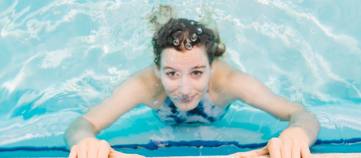 Avertismentul oftalmologilor: Obiceiul „inofensiv” la piscină care poate duce la pierderea vederii