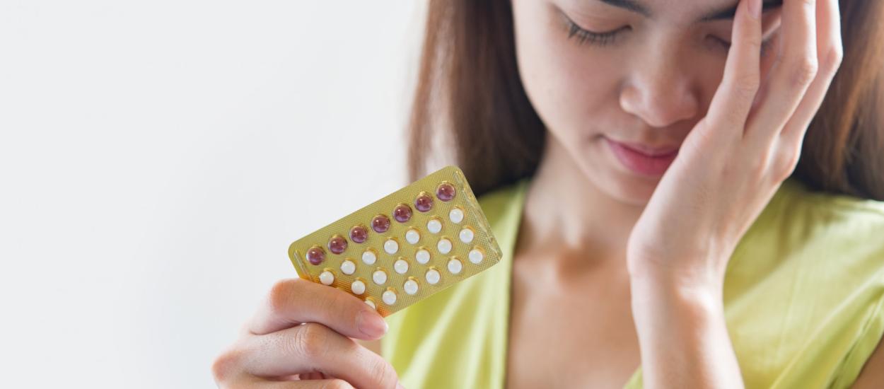 Anumite pilule contraceptive ar putea crește riscul de „mâncat pe fond emoțional”