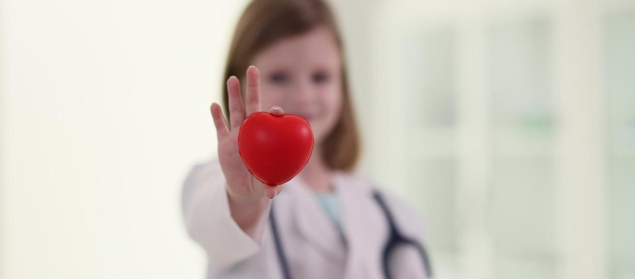 Spitalul Clinic SANADOR marchează rezultate importante în chirurgia cardiovasculară pediatrică