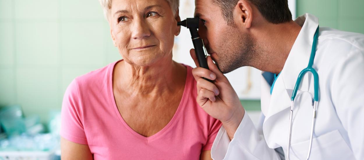 Ce poate dezvălui ceara din urechi despre sănătate. Legătura studiată cu diabetul și boala Parkinson