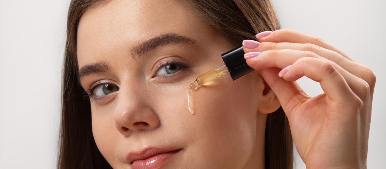 Serul cu vitamina C te apără de soare? Ce spun dermatologii despre combinația care chiar funcționează