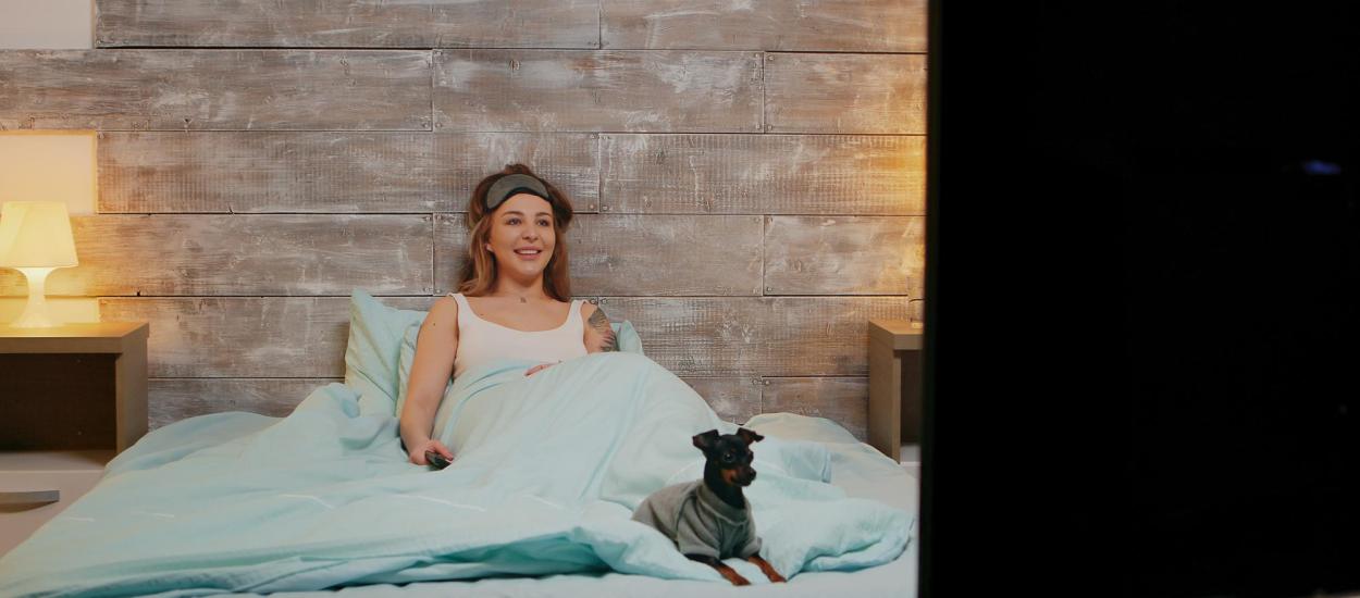 Ai televizor în dormitor? Ce face creierul tău în timp ce tu crezi că dormi