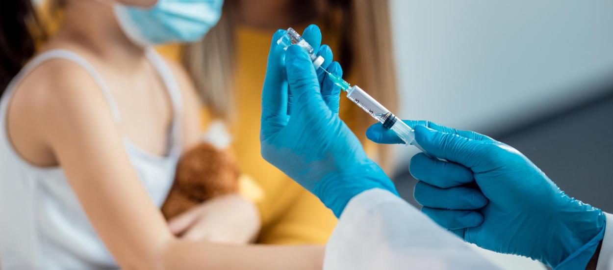 România are una dintre cele mai scăzute acoperiri vaccinale din regiune. 60.000 de copii nu au primit vaccinul ROR