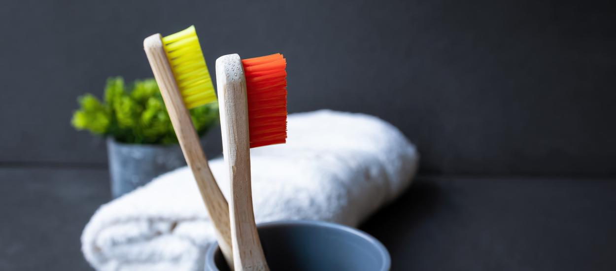 Ți-ai spălat periuța de dinți vreodată? Obiectele din casă care pot ascunde milioane de bacterii