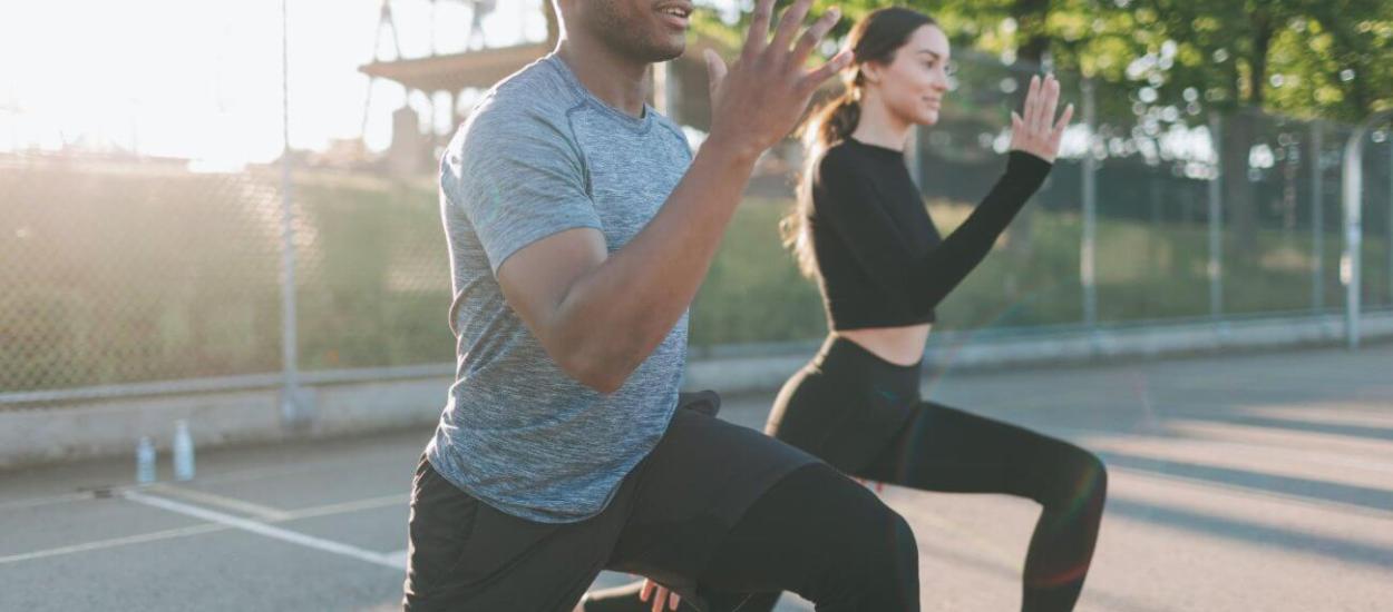 Kinesiotaping – indicații, efecte și tehnica de aplicare a benzilor kinesiologice 