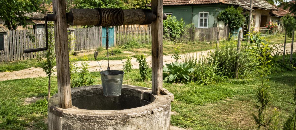 Ministerul Sănătății avertizează: Nu beți apă din fântâni după inundații! Riscul de îmbolnăvire este mare