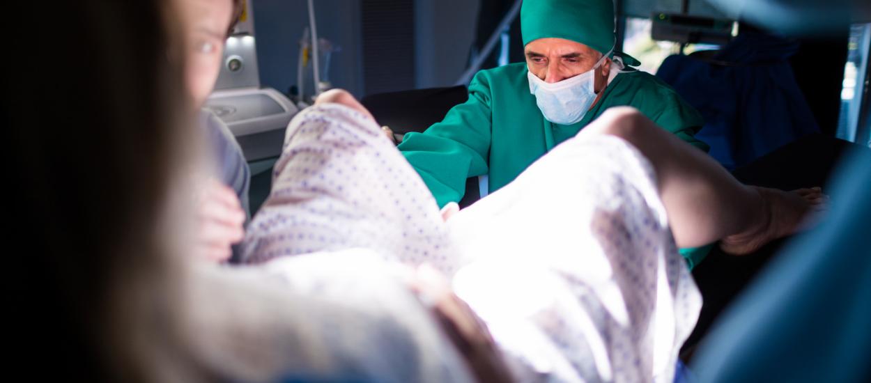 O femeie a născut cvadrupleți identici. Medicii spun că șansele sunt de 1 la 15 milioane