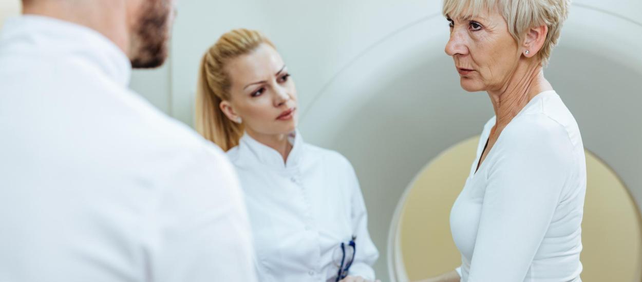 Brahiterapie vs radioterapie externă în cancerul ginecologic. Dr. Sorin Bogdan (SANADOR) explică diferența și cum acționează tratamentul