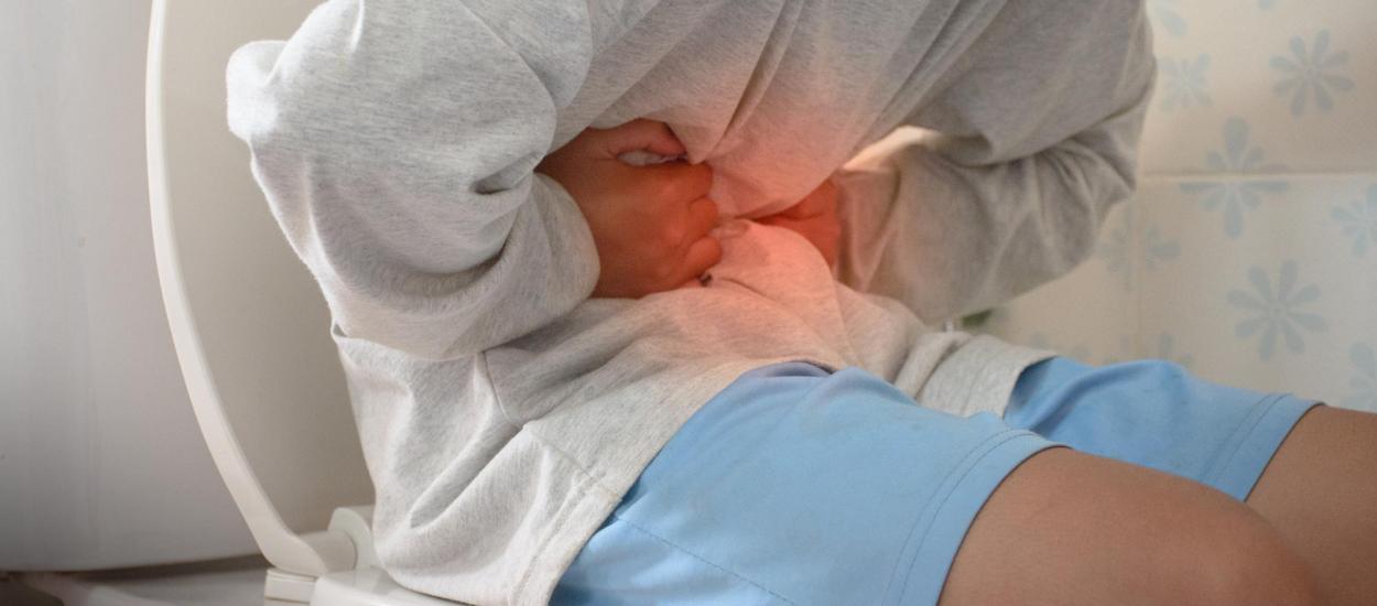 Constipația nu este doar o problemă banală. Semnele care arată că trebuie să mergi la medic
