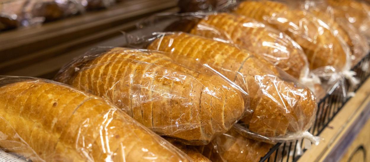 Pâinea din supermarket este ultraprocesată? Ce trebuie să știm înainte să eliminăm alimentele ambalate
