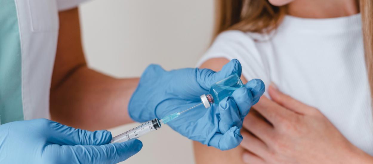 O singură injecție ar putea transforma celulele imunitare în arme împotriva cancerului