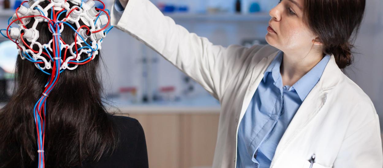 Implanturile cerebrale experimentale sunt tot mai aproape de realitate. Dar ce se întâmplă cu pacientul când studiul se termină?