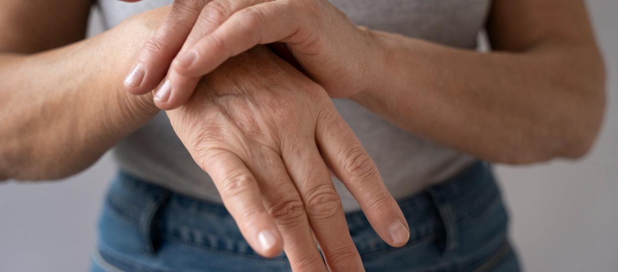 Un medicament experimental ar putea ajuta milioane de femei care se confruntă cu osteoporoza