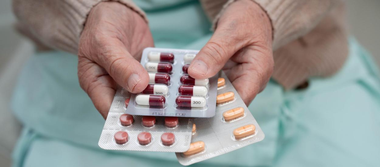 Combinația de medicamente care poate ascunde o problemă. Avertismentul specialiștilor pentru cei care iau mai multe tratamente