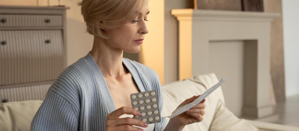 Terapia hormonală la menopauză ar putea crește riscul de cheaguri de sânge. Ce au descoperit cercetătorii despre pastile, doze și plasturi