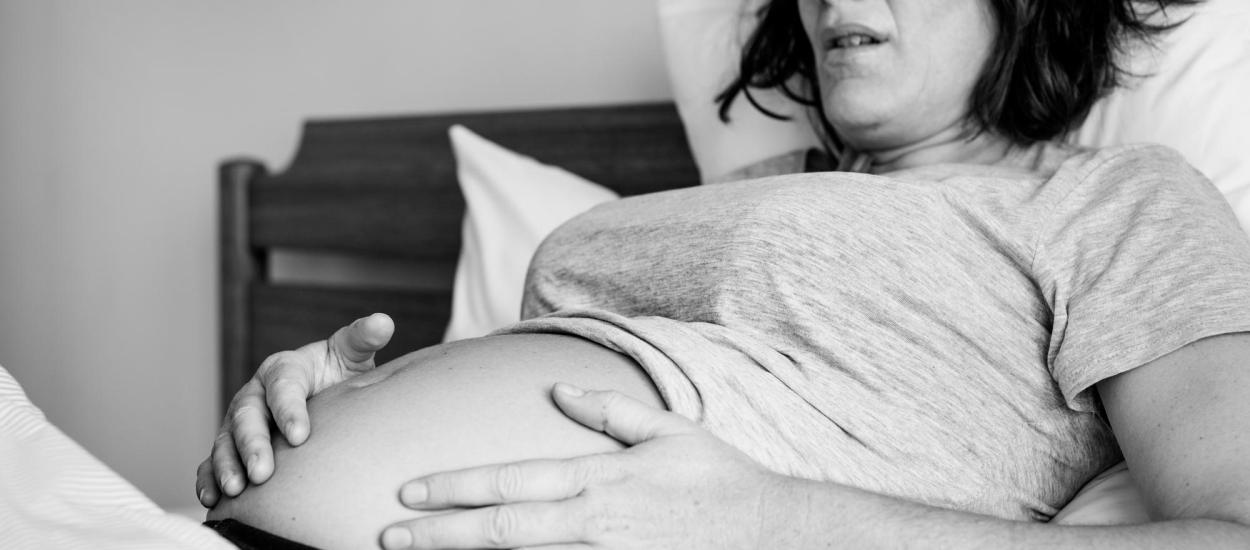 Sângerarea în primele săptămâni de sarcină, semnal de alarmă. Dr. Patricia-Alexandra Mălușanu (SANADOR) spune când trebuie mers la spital