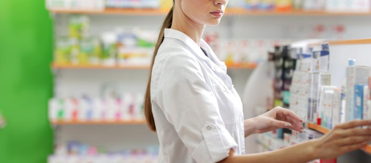 Oboseala provocată de condițiile de muncă. Farmacistă: „Ajung acasă zombi!”