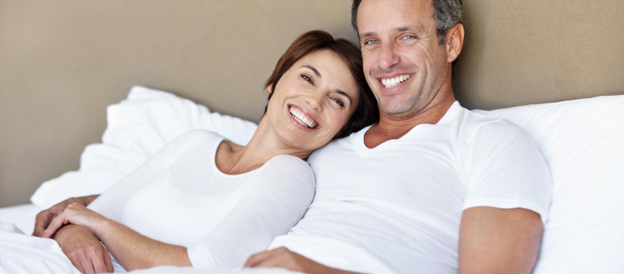 Până la ce vârstă poți avea o viață intimă activă? Ce trebuie să știi dacă ai intrat la menopauză
